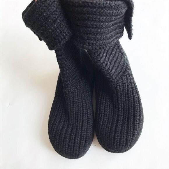 UGG Classic Cardy black knit boots EUC size 1 youth - Picture 3 of 7